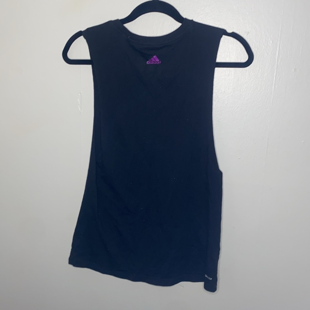 🪼Adidas “go to performance tee” with cool pastel lettering! - Picture 6 of 8
